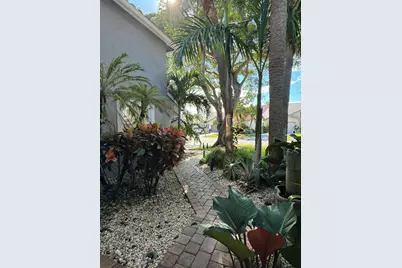 10366 Buena Ventura Drive, Boca Raton, FL 33498 - Photo 6