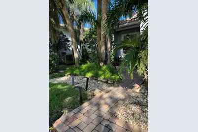10366 Buena Ventura Drive, Boca Raton, FL 33498 - Photo 4
