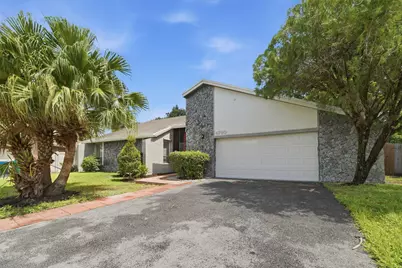 4790 NW 85th Avenue, Lauderhill, FL 33351 - Photo 2