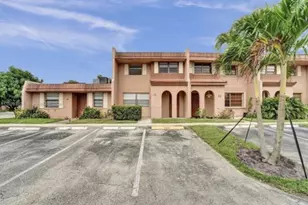 31 Seville Cir, Davie, FL 33324 - Photo 1