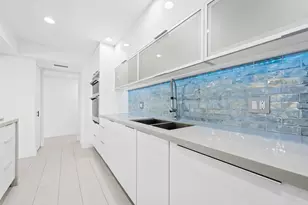 877 NE 195th St, Miami, FL 33179 - Photo 6