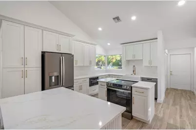 107 Golfview Court, Palm Beach Gardens, FL 33418 - Photo 16