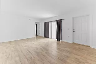 2523 25th Ln, Palm Beach Gardens, FL 33418 - Photo 4