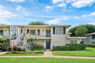 37 Stratford Ln W, Boynton Beach, FL 33436 - Photo 1
