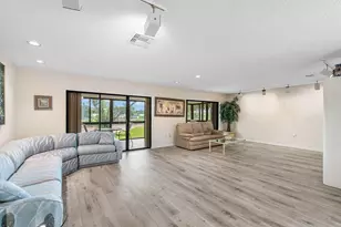 37 Stratford Ln W, Boynton Beach, FL 33436 - Photo 6