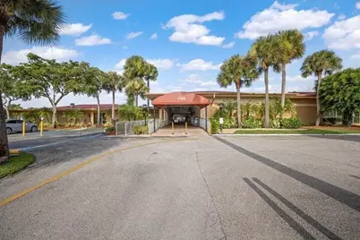 160 Lake Frances Drive, West Palm Beach, FL 33411 - Photo 2