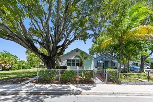 218 N H St, Lake Worth Beach, FL 33460 - Photo 2