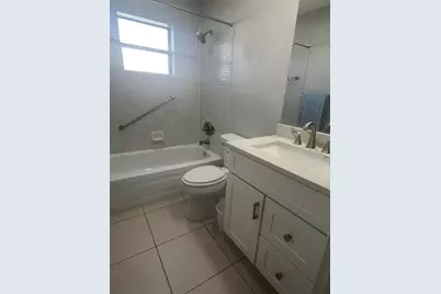 93 Normandy B, Delray Beach, FL 33484 - Photo 8