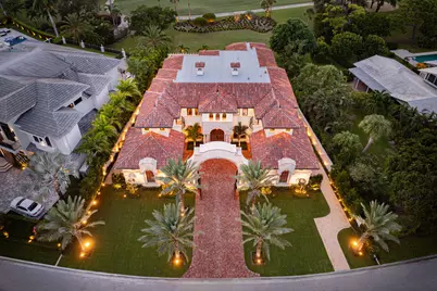 2055 Royal Palm Way, Boca Raton, FL 33432 - Photo 2