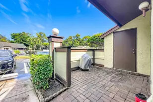 281 Amber Ct, Royal Palm Beach, FL 33411 - Photo 24