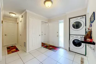 281 Amber Ct, Royal Palm Beach, FL 33411 - Photo 10