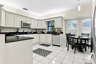 12871 La Rochelle Cir, Palm Beach Gardens, FL 33410 - Photo 16