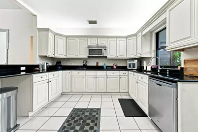 12871 La Rochelle Circle, Palm Beach Gardens, FL 33410 - Photo 14