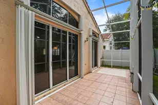 15298 SW 49th St, Davie, FL 33331 - Photo 10