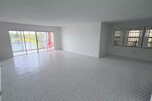 879 NE 195th St, Miami, FL 33179 - Photo 18