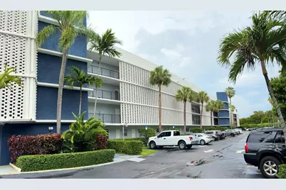 879 NE 195th Street #Apt 227, Miami, FL 33179 - Photo 1