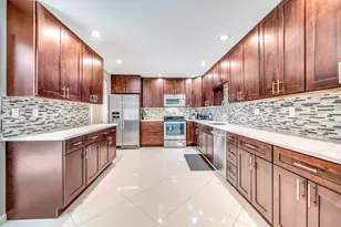 574 Juniper Pl, Wellington, FL 33414 - Photo 1
