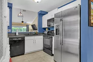 949 Honeytree Ln, Wellington, FL 33414 - Photo 6