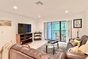 31 Stratford Ln W, Boynton Beach, FL 33436 - Photo 1
