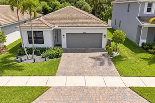 18476 Glenstone St, Jupiter, FL 33458 - Photo 2
