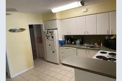2122 NE 26th Street, Wilton Manors, FL 33305 - Photo 4