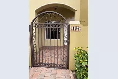 236 Lake Monterey Circle, Boynton Beach, FL 33426 - Photo 2