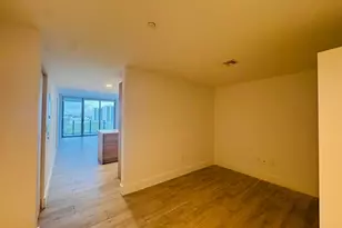 16385 Biscayne Blvd, North Miami Beach, FL 33160 - Photo 14