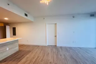 16385 Biscayne Blvd, North Miami Beach, FL 33160 - Photo 24