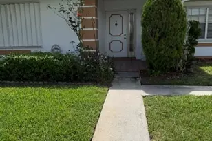 1225 S Lakes End Dr, Fort Pierce, FL 34982 - Photo 1