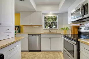 18081 SE Country Club Dr, Jupiter, FL 33469 - Photo 2