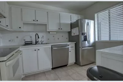 4489 Luxemburg Court #304, Lake Worth, FL 33467 - Photo 6