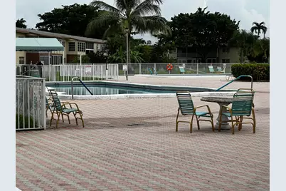 7400 NW 5th Place #105, Margate, FL 33063 - Photo 4