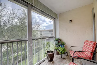 400 Village Green Circle W #314, Palm Springs, FL 33461 - Photo 26