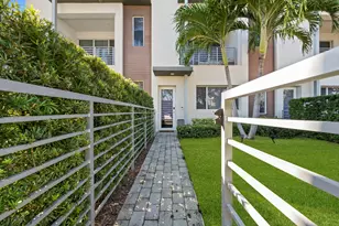 1025 NE 18th Ave, Fort Lauderdale, FL 33304 - Photo 2