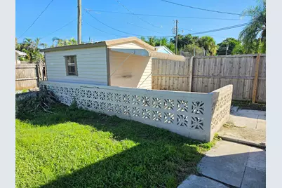 4651 SE Chatham Avenue, Stuart, FL 34997 - Photo 6