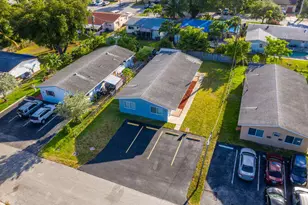 320 SW 10th Terrace, Hallandale Beach, FL 33009 - Photo 1