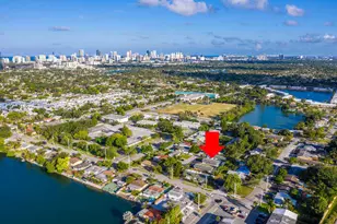 320 SW 10th Terrace, Hallandale Beach, FL 33009 - Photo 2