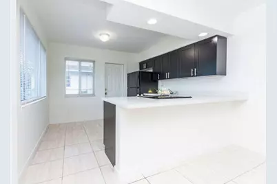 320 SW 10th Terrace, Hallandale Beach, FL 33009 - Photo 4