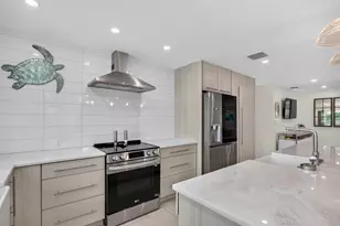 2681 NE 16th St, Pompano Beach, FL 33062 - Photo 10