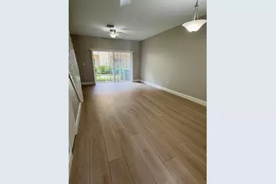 8884 N Isles Circle, Tamarac, FL 33321 - Photo 2