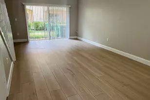 8884 N Isles Cir, Tamarac, FL 33321 - Photo 2