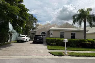1101 Wilshire Cir E, Pembroke Pines, FL 33027 - Photo 1