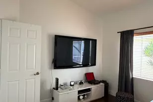 1101 Wilshire Cir E, Pembroke Pines, FL 33027 - Photo 8