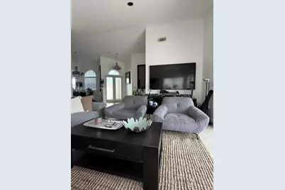 1101 Wilshire Circle E, Pembroke Pines, FL 33027 - Photo 1