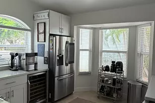 1101 Wilshire Cir E, Pembroke Pines, FL 33027 - Photo 38