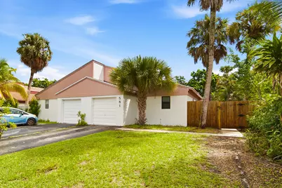 581 NW 47th Avenue, Delray Beach, FL 33445 - Photo 2