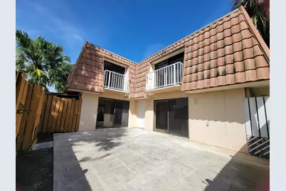 588 Green Springs Place #588, West Palm Beach, FL 33409 - Photo 2