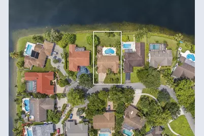 11713 Spinnaker Way, Cooper City, FL 33026 - Photo 2