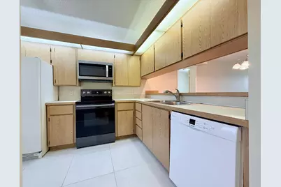 2621 Village Boulevard #206, West Palm Beach, FL 33409 - Photo 2