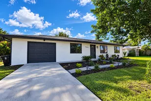 661 SW Cynthia St, Port Saint Lucie, FL 34983 - Photo 2